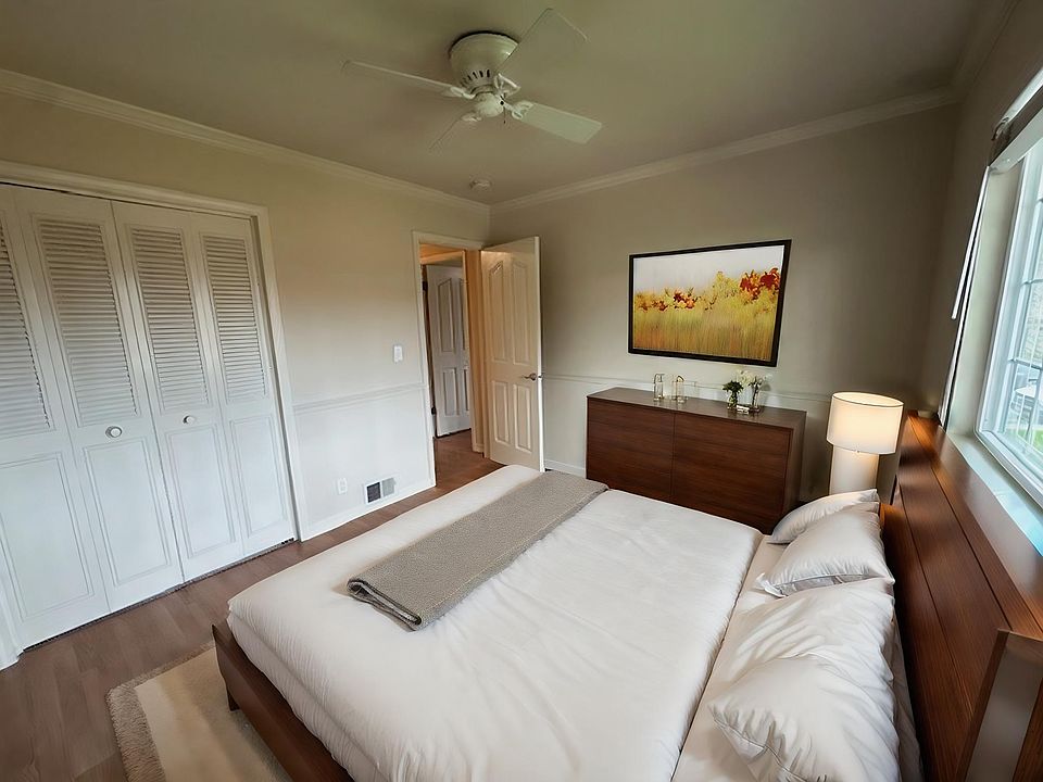 Secondary bedroom
