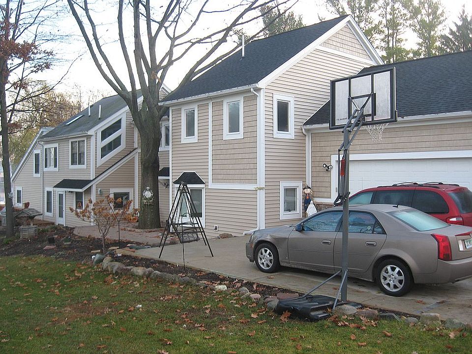1st image of 1890 Lakesview Dr