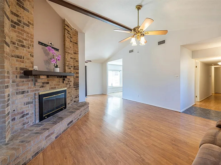 1512 Jabbet Dr — Photo 5
