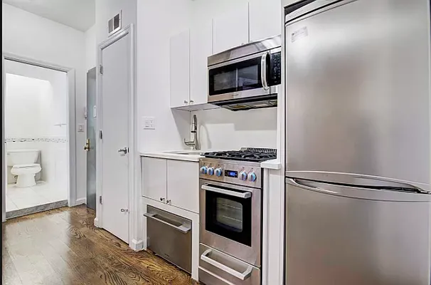 Rented by REAL New York | media 11