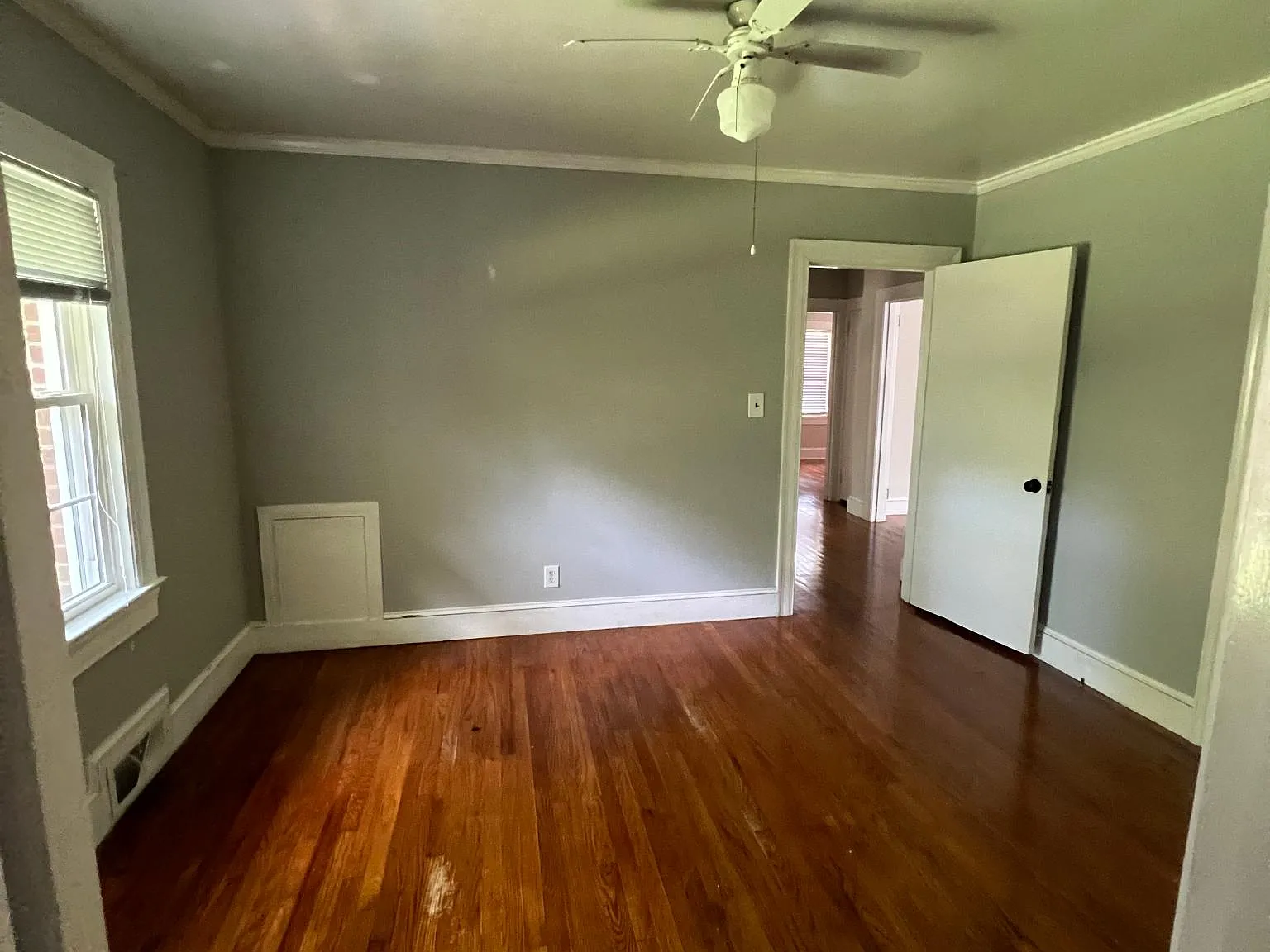 614 S Oak St — Photo 3