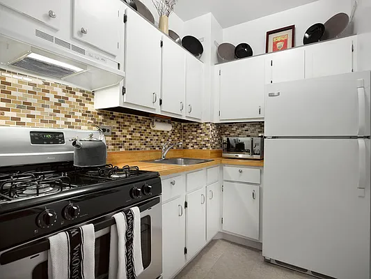 Sold by Voro NYC | media 10