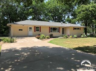 1105 10th St, Baldwin City, KS 66006