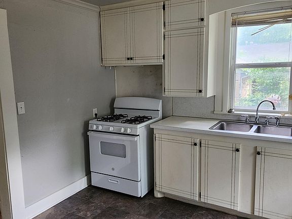 4th image of 216 N Pesotum Ave