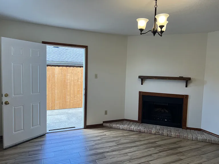 305 W Esplanade Ave #A — Photo 13