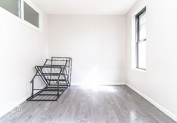 4th image of 377 Montgomery St #B10