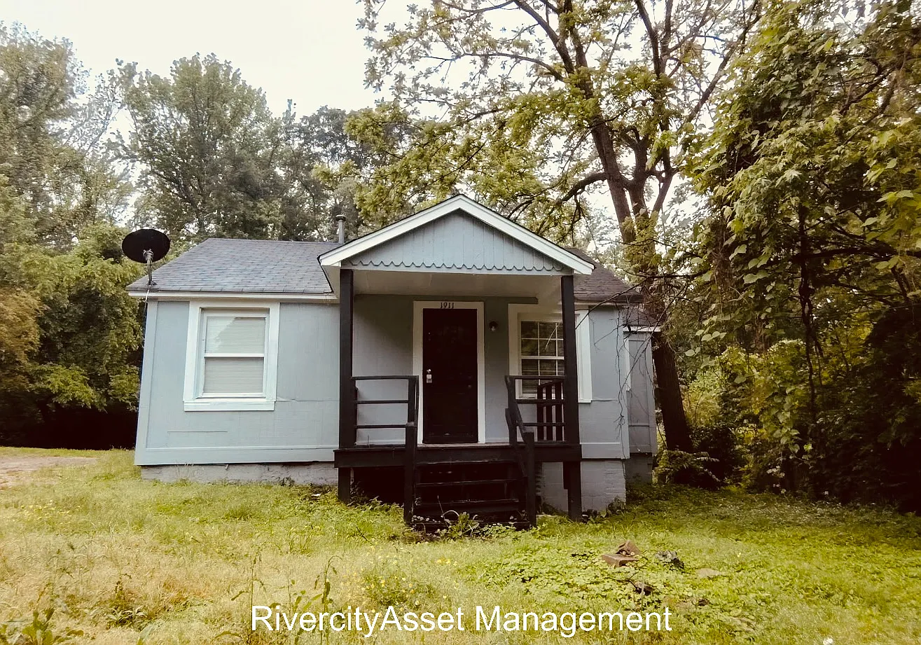 3 bed, 959 sqft, $995 — Photo 1