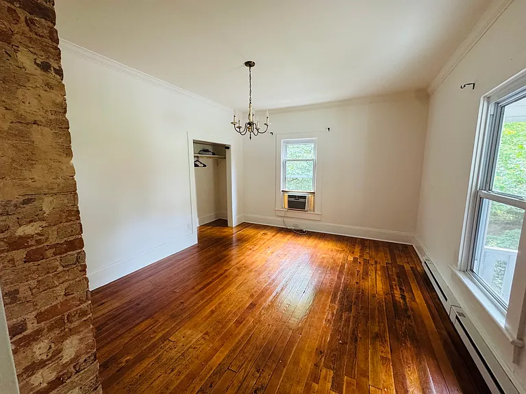 319 S Spring St — Photo 5