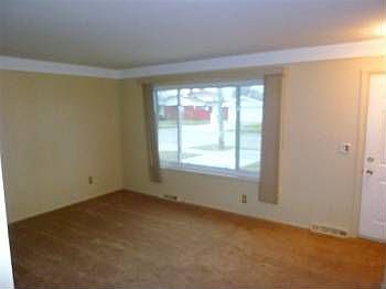 5th image of 27369 Broadmoor Dr
