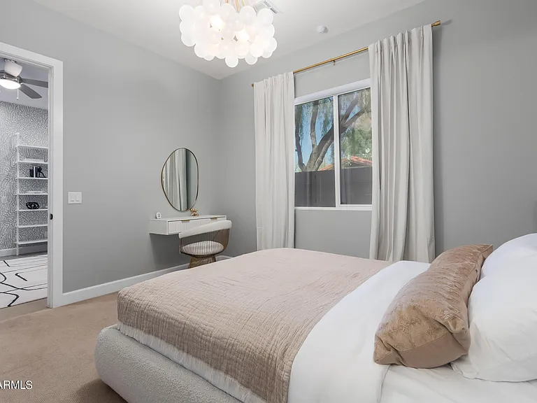 1629 E Montebello Ave — Photo 48