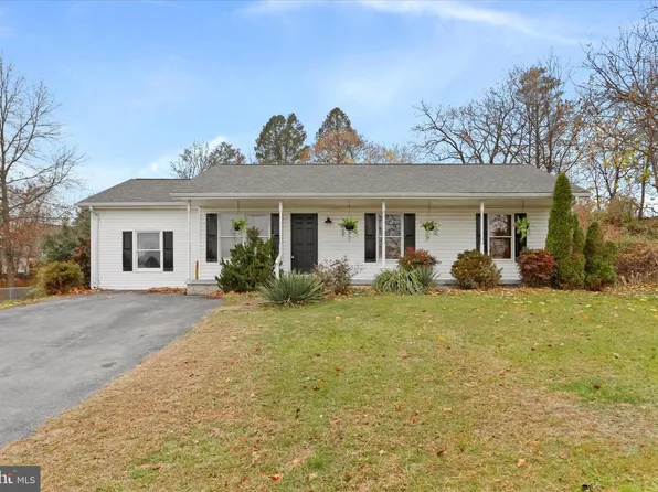 49 Yarrow Cir, Martinsburg, WV 25404