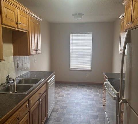 5th image of 5104 Hardy Ct