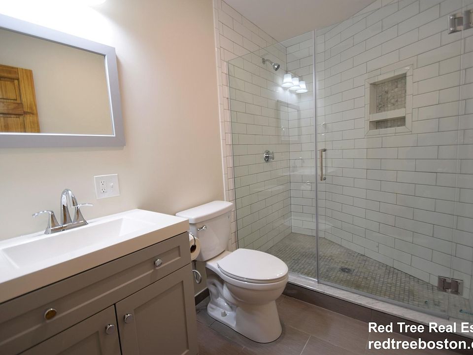 2nd image of 1736 Beacon St #Rt1