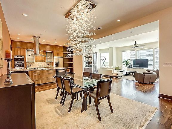 3rd image of 1600 Post Oak Blvd #1202