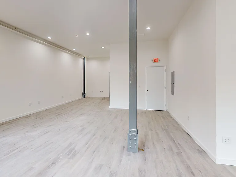 252 Washington St — Photo 10