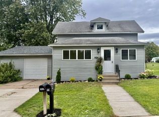 302 W MILLER STREET, Greenwood, WI 54437