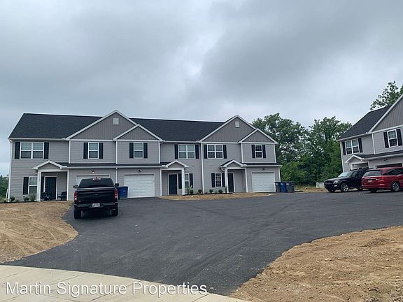 2nd image of 1128 Hilltop Ln