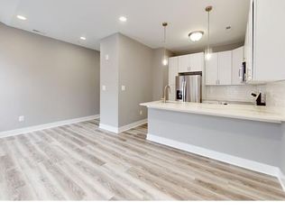 225 Park Ave #205, Baltimore, MD 21201