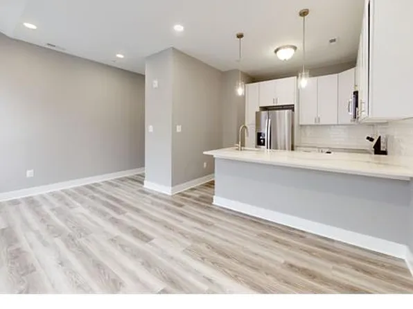 225 Park Ave #205, Baltimore, MD 21201
