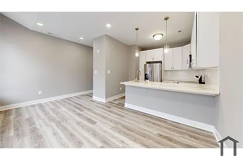 225 Park Ave #205 Photo 1