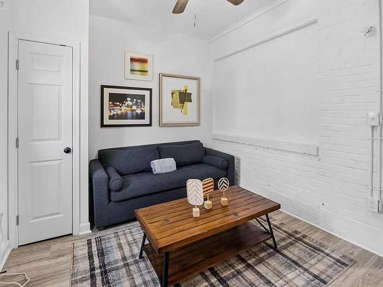1211 Simms Pl NE — Photo 2