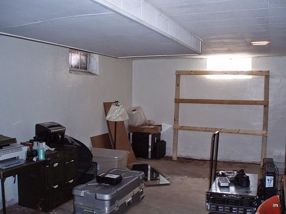 3rd image of 2111 Abbott Ave