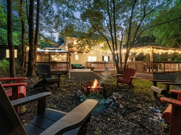 2115 Mink Ln, Long Pond, PA 18334