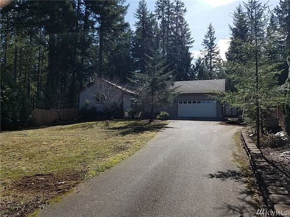 3rd image of 790 E Ballantrae Dr
