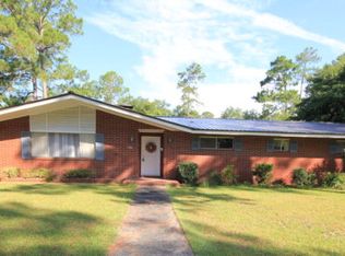 586 S 4th St, Jesup, GA 31545