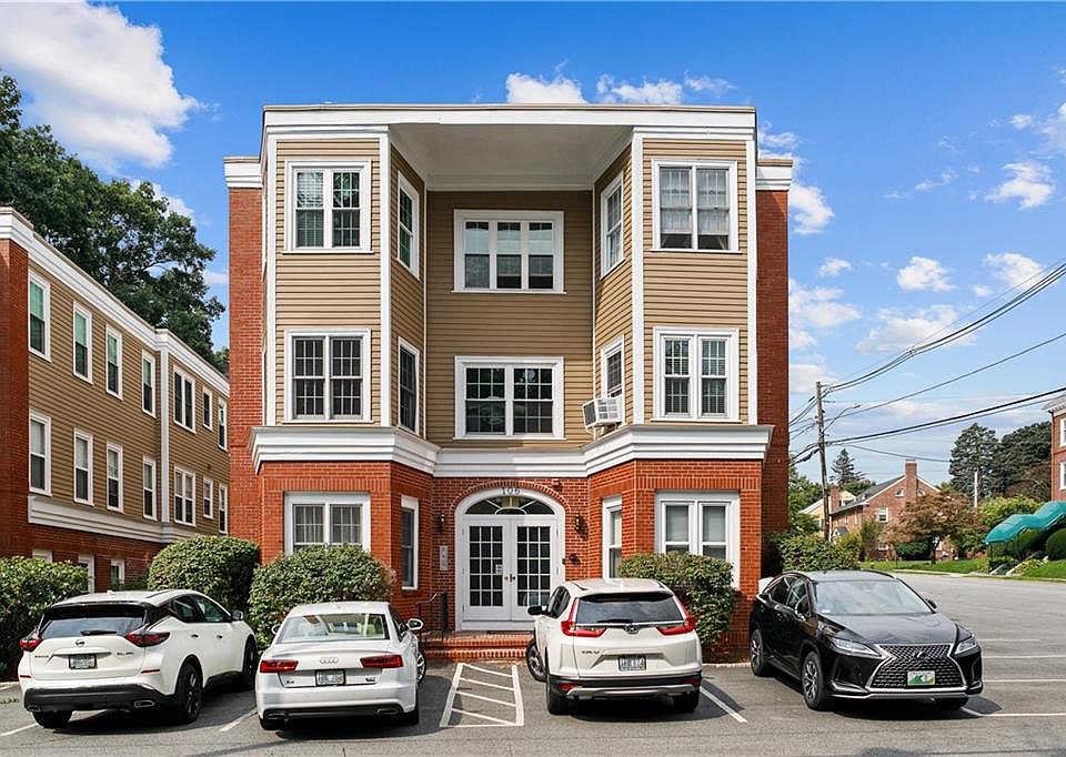 1st image of 106 Blackstone Blvd APT 4