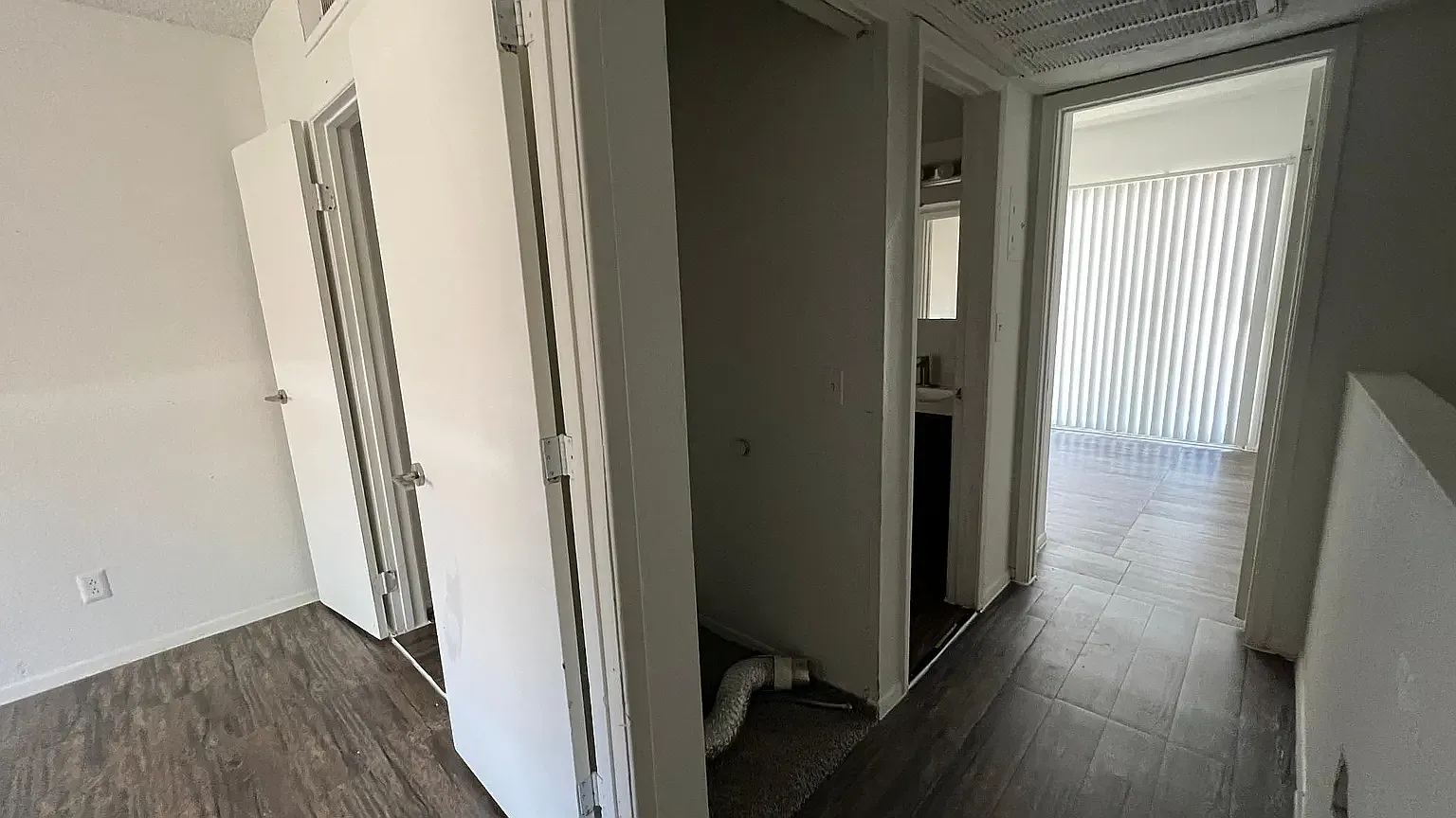 2808 E Monte Cristo Ave — Photo 2
