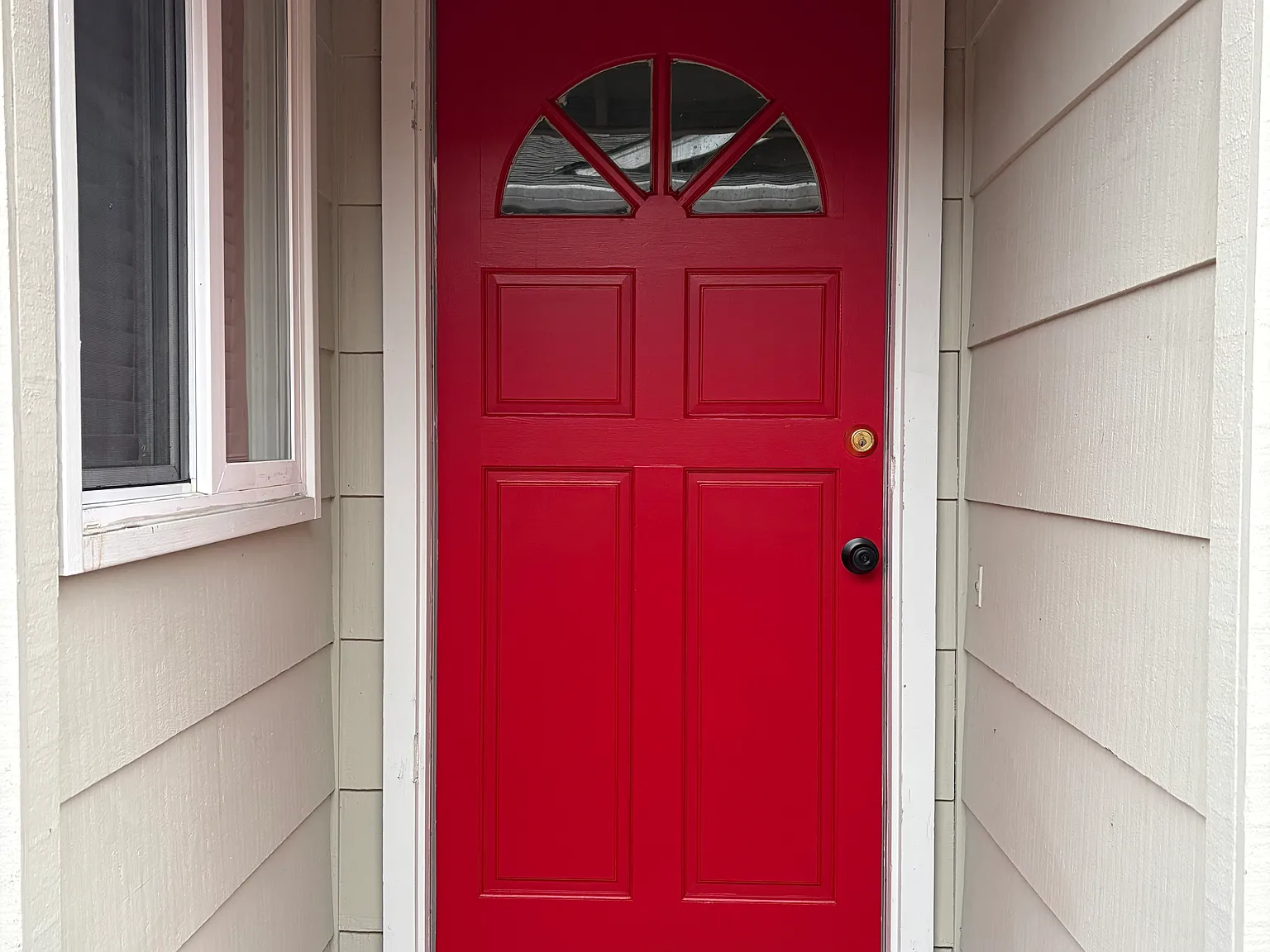 932 Kennedy Dr — Photo 1