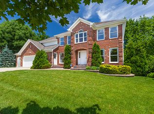 1932 Clyde Dr, Naperville, IL 60565
