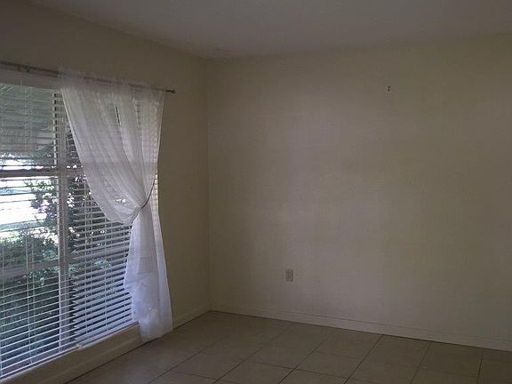 5th image of 2919 Formosa Ave