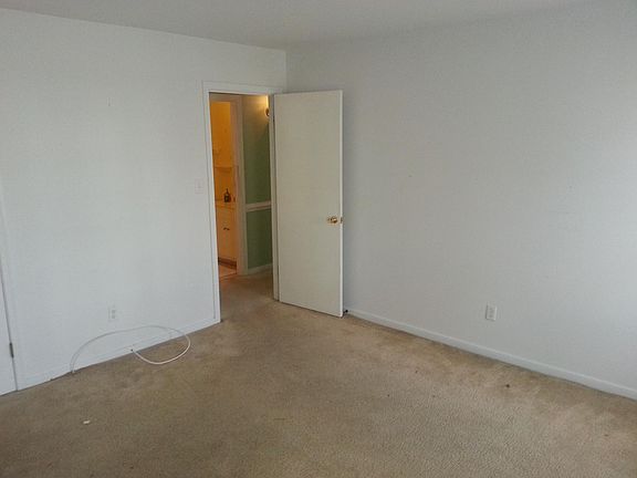 Bedroom 1 - Downstairs