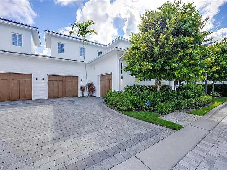 9171 Mercato Ln — Photo 40