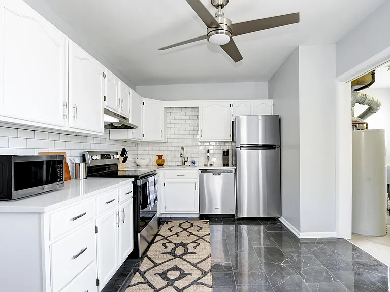 102 N Baltimore Ave #B — Photo 12