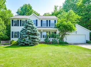 24 S Oakmont Rd, Northfield, OH 44067