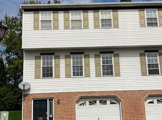 586 Cloverbrook Dr, Ephrata, PA 17522