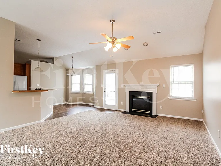 164 Silver Birch Ln — Photo 2