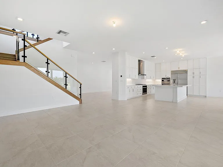 20471 Southernwood Ave — Photo 11