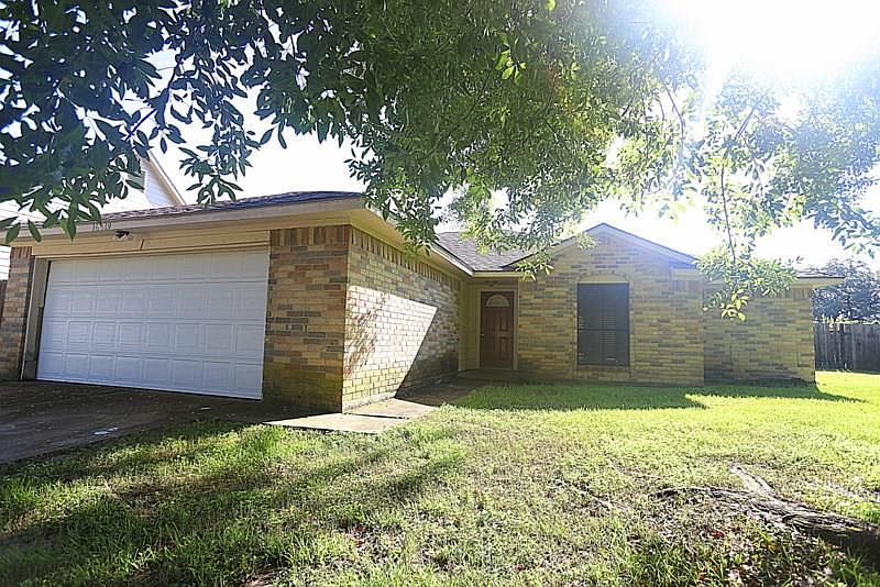 1st image of 16519 Park Scot Dr