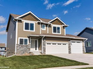 2501 Park Ridge Dr, Granger, IA 50109