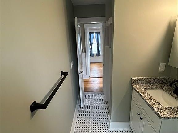 5th image of 111 2nd St