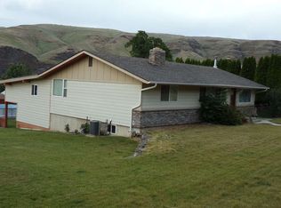 1015 3rd St, Asotin, WA 99402