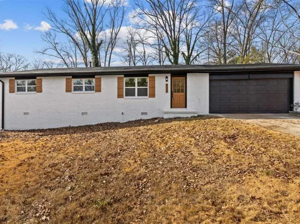 520 Stonewood Dr, Stone Mountain, GA 30087