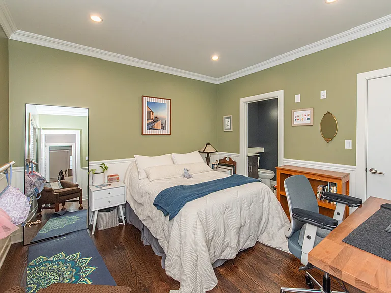 22 Thorne St #1 — Photo 7