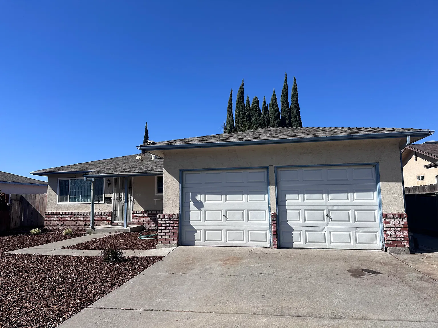 3 bed, 1313 sqft, $2,400 — Photo 1
