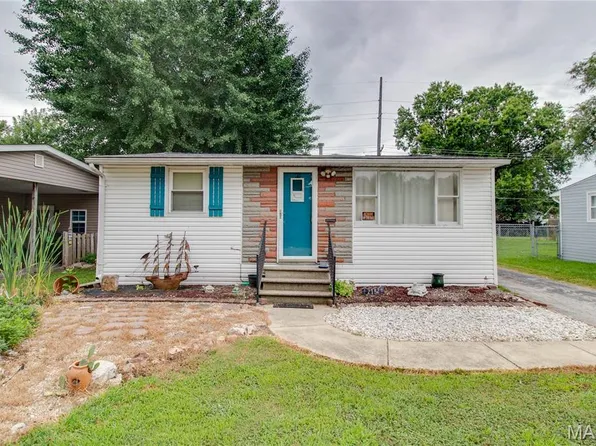 2132 Miracle Ave, Granite City, IL 62040