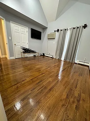 Rented by FRESH SPACES NYC | media 4